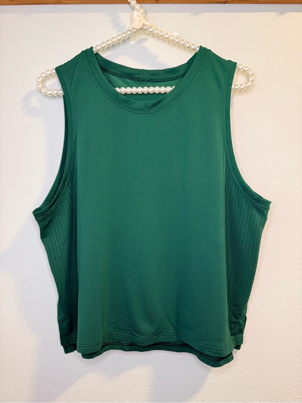 Lululemon Women’s Emerald Green Sleeveless Athletic Tank size 8